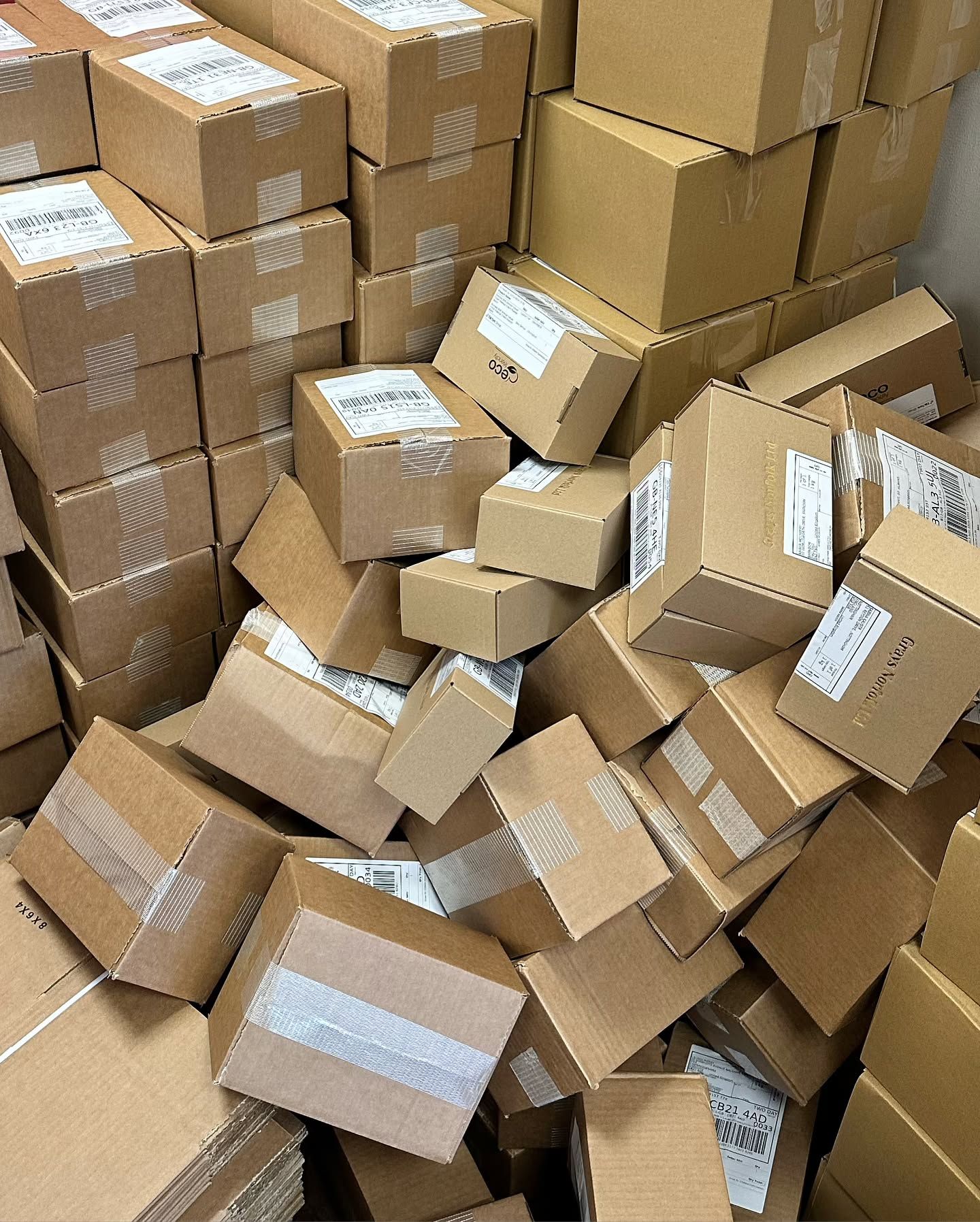 shipping packaging boxes